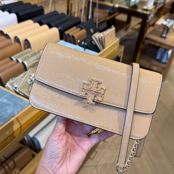 Tory Burch Britten Chain Wallet Wristlet 169830 Patent Leather Cantucci $435